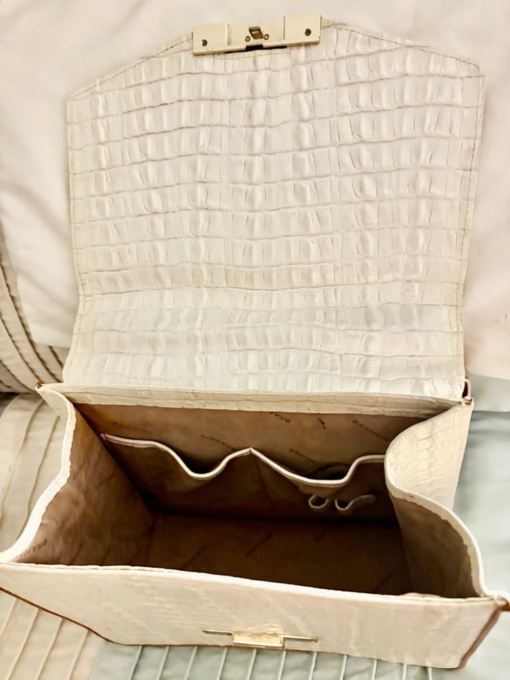 Brahmin Cream Tweed & Tan Leather Shoulder Bag with White Croc Accent - Picture 6 of 6